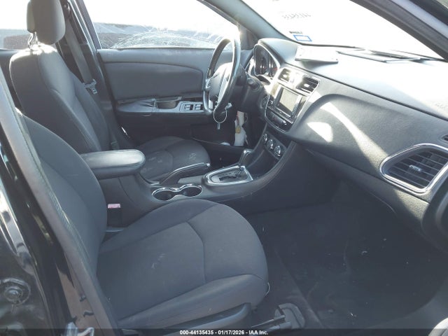 1C3CCBBB5EN107610 Chrysler 200 Touring