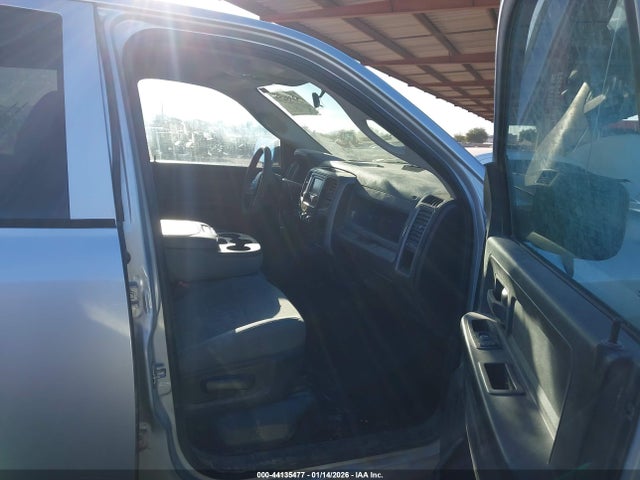 1C6RR7ST7HS870977 RAM 1500 Tradesman 4x4 6&#039;4 Box