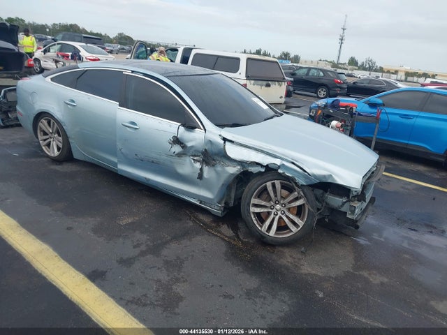 2011 JAGUAR XJ SAJWA2GBXBLV18131