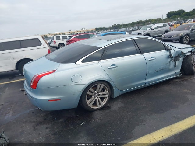 2011 JAGUAR XJ SAJWA2GBXBLV18131 Photo 3