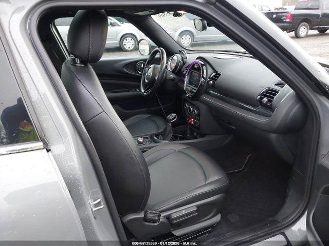 Mini Clubman Cooper 2019 WMWLU1C54K2F29800 Image 18