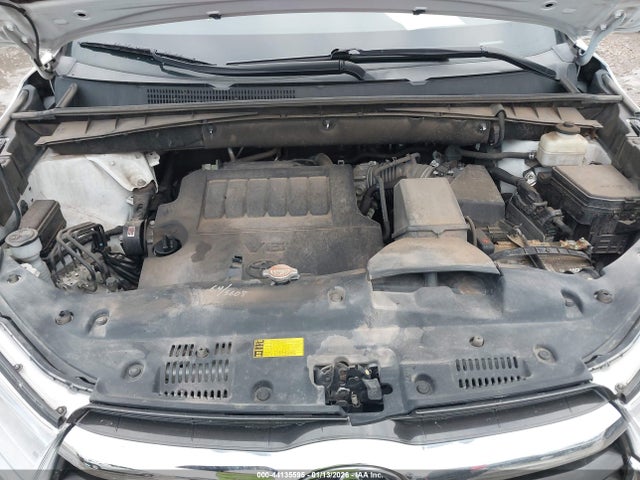 Продажа на аукционе авто 2016 Toyota Highlander Xle V6, vin: 5TDJKRFH3GS327855, номер лота: 44135595
