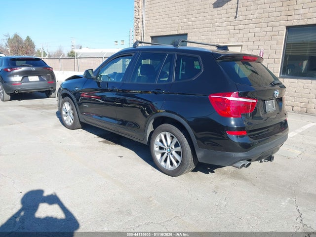 2017 BMW X3 5UXWX9C31H0T21927 Photo 2