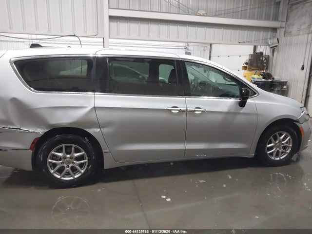 Chrysler Pacifica Touring L 2024 2C4RC1BG3RR162108 Image 13