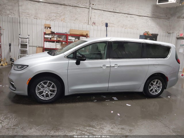 Chrysler Pacifica Touring L 2024 2C4RC1BG3RR162108 Image 14