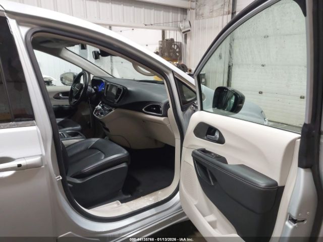 2024 CHRYSLER PACIFICA 2C4RC1BG3RR162108 Photo 4