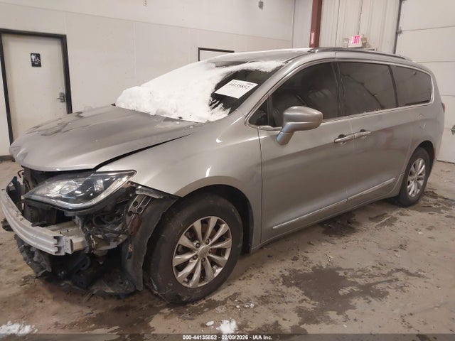 44135852 :رقم المزاد ، 2C4RC1BG7KR547984 vin ، 2019 Chrysler Pacifica Touring L مزاد بيع