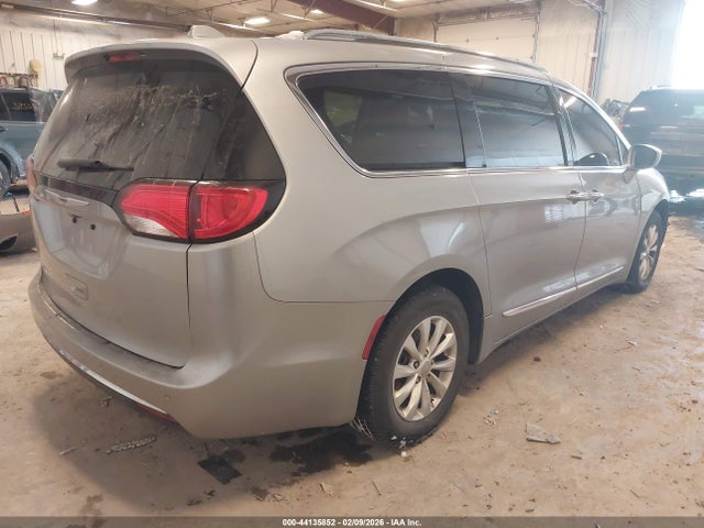 44135852 :رقم المزاد ، 2C4RC1BG7KR547984 vin ، 2019 Chrysler Pacifica Touring L مزاد بيع