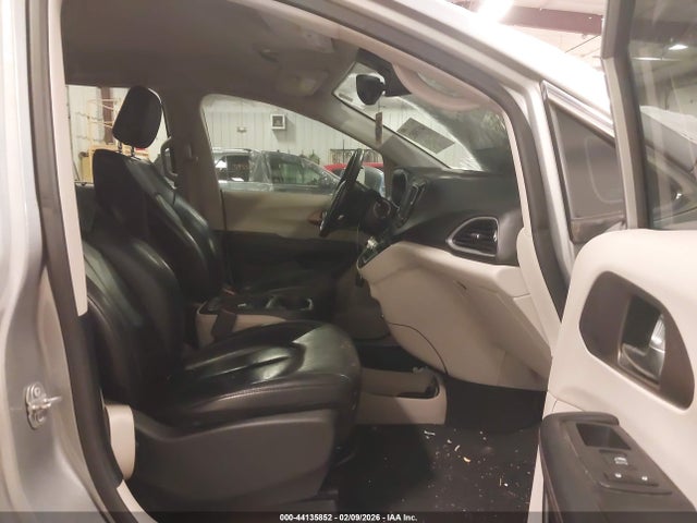 44135852 :رقم المزاد ، 2C4RC1BG7KR547984 vin ، 2019 Chrysler Pacifica Touring L مزاد بيع