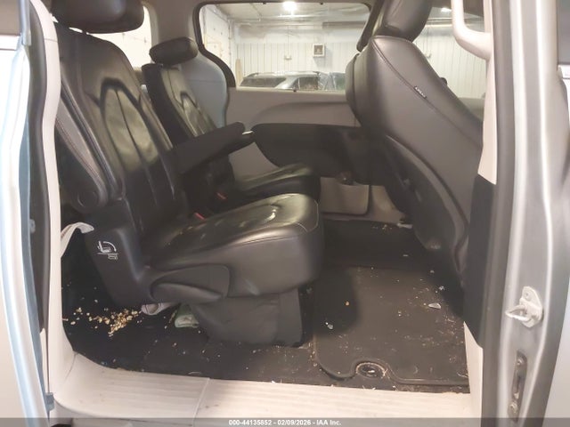 44135852 :رقم المزاد ، 2C4RC1BG7KR547984 vin ، 2019 Chrysler Pacifica Touring L مزاد بيع