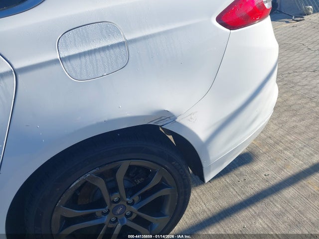 3FA6P0LU6JR115861 Ford Fusion Hybrid Se