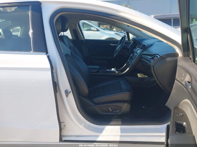 3FA6P0LU6JR115861 Ford Fusion Hybrid Se