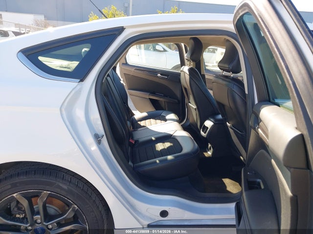 3FA6P0LU6JR115861 Ford Fusion Hybrid Se