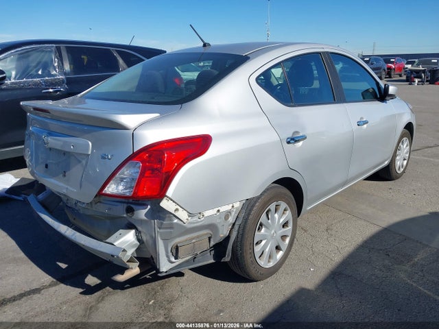 3N1CN7APXJK429405 Nissan Versa 1.6 Sv
