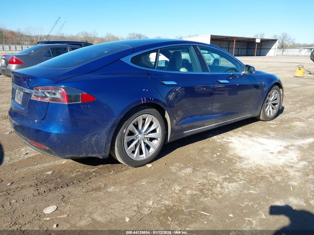 2016 TESLA MODEL S 5YJSA1E20GF170439 Photo 3