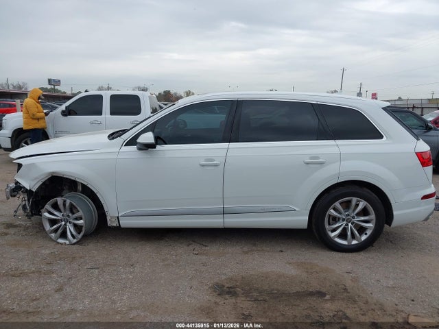 Продаж на аукціоні авто 2017 Audi Q7 3.0t Premium, vin: WA1LAAF72HD028000, номер лоту: 44135915