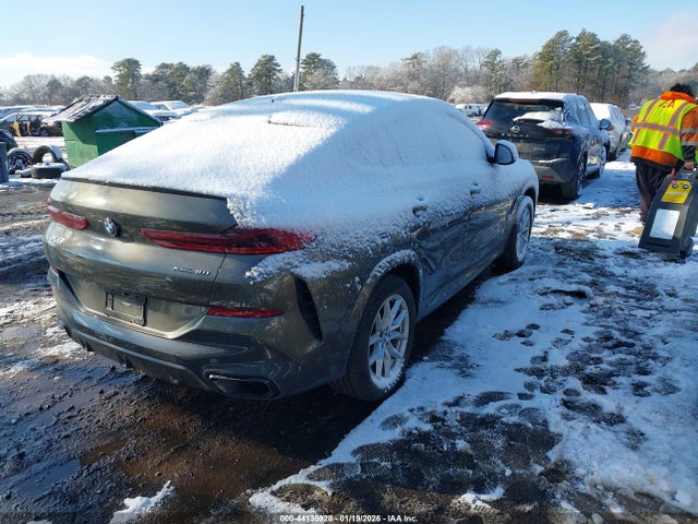 2022 BMW X6 5UXCY6C01N9K82817 Photo 3