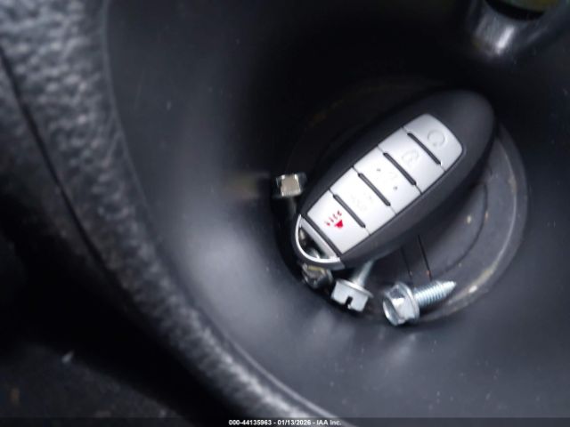 2018 NISSAN ROGUE KNMAT2MTXJP588591 Photo 10