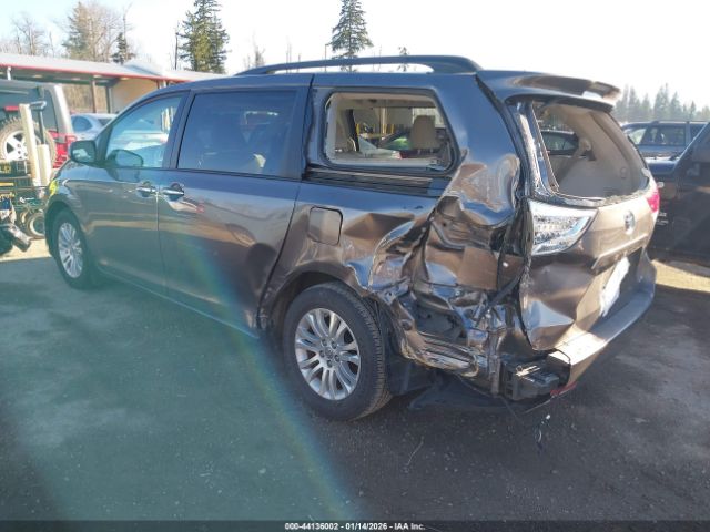 2014 TOYOTA SIENNA 5TDYK3DC6ES485381 Photo 2