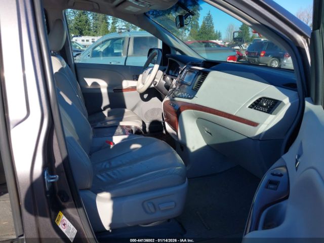 2014 TOYOTA SIENNA 5TDYK3DC6ES485381 Photo 4