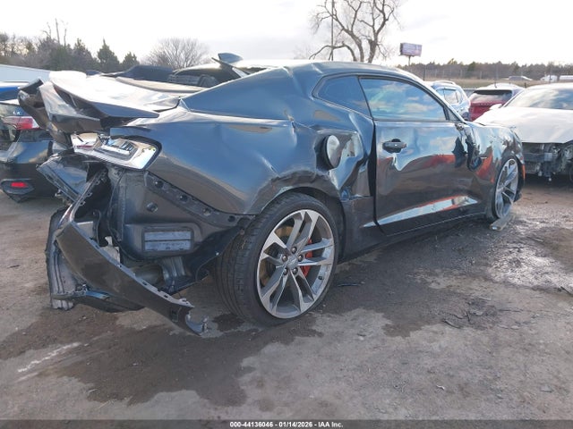 2017 CHEVROLET CAMARO 1G1FH1R77H0109813 Photo 3