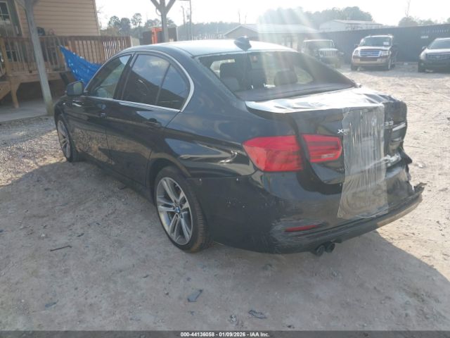 2018 BMW 330I WBA8D9G53JNU72949 Photo 2