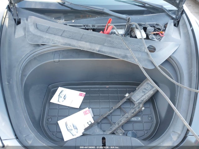 2018 TESLA MODEL 3 5YJ3E1EA8JF123800 Photo 9