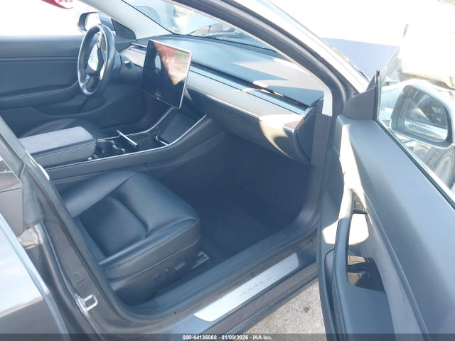 2018 TESLA MODEL 3 5YJ3E1EA8JF123800 Photo 4