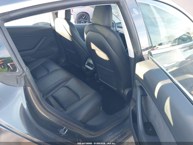 2018 TESLA MODEL 3 5YJ3E1EA8JF123800 Photo 7