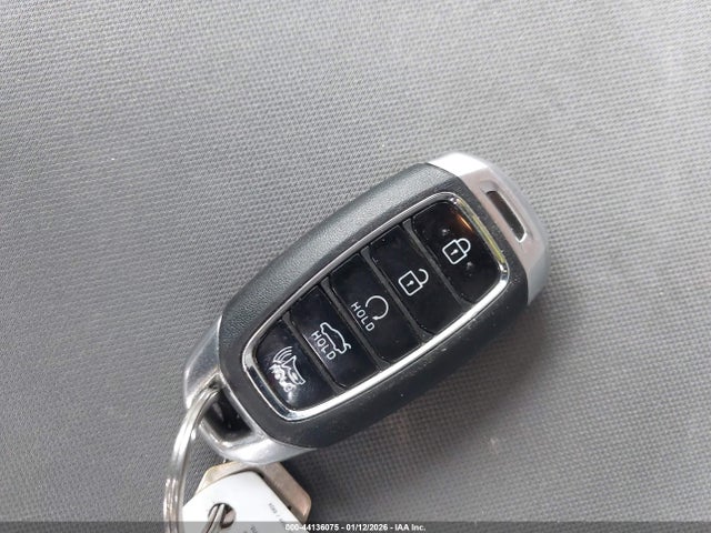 5NPLM4AG1PH105423 Hyundai ELANTRA SEL