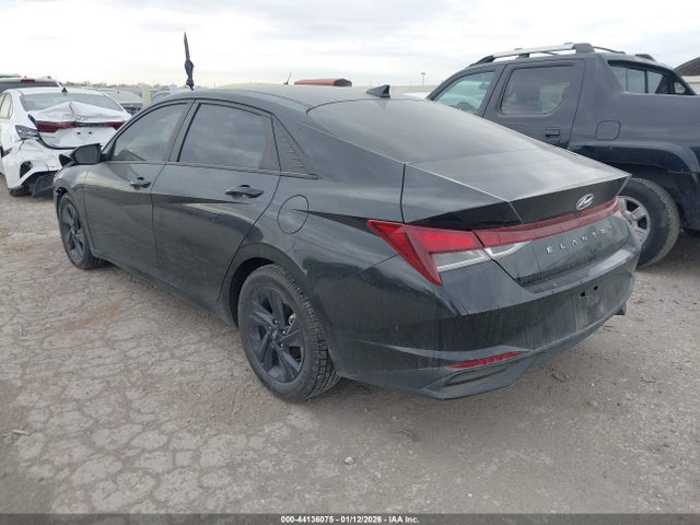 5NPLM4AG1PH105423 Hyundai ELANTRA SEL