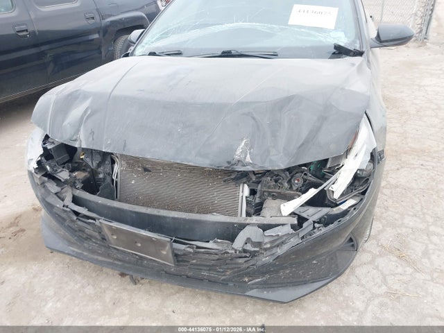 5NPLM4AG1PH105423 Hyundai ELANTRA SEL