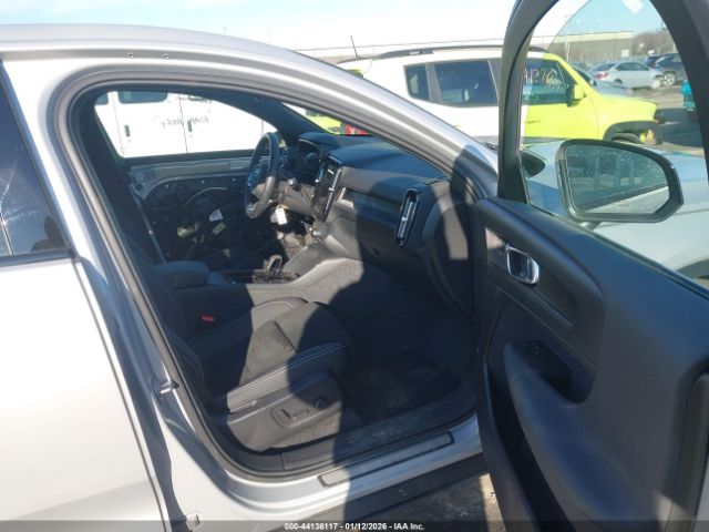 2023 VOLVO C40 RECHARGE PURE ELECTRIC YV4ED3GM9P2062478 Photo 4