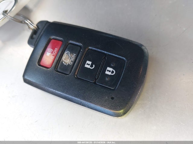 5TDKZRFH7KS307617 Toyota Highlander Xle