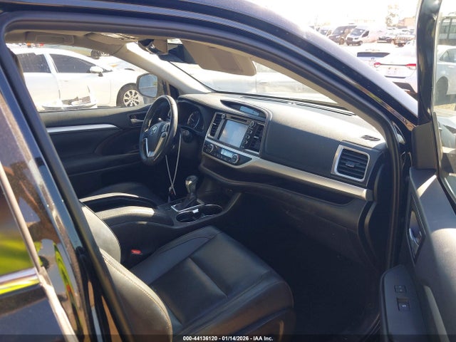 5TDKZRFH7KS307617 Toyota Highlander Xle