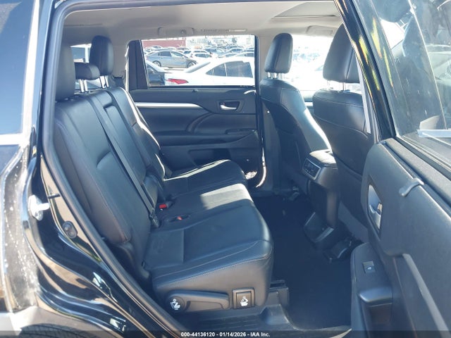 5TDKZRFH7KS307617 Toyota Highlander Xle