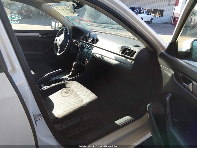 Volkswagen Passat 1.8t S 2015 1VWAT7A31FC077221 Image 5
