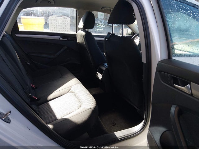 Volkswagen Passat 1.8t S 2015 1VWAT7A31FC077221 Image 8