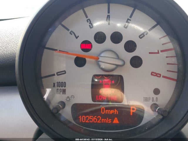 2013 MINI CLUBMAN WMWZF3C51DT490044 Photo 6