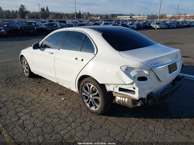 2017 MERCEDES-BENZ C 300 55SWF4KB1HU195083 Photo 2