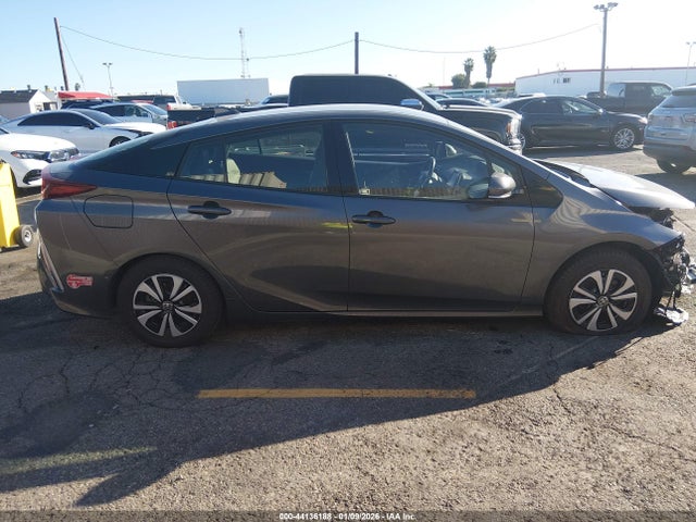 44136188 :رقم المزاد ، JTDKARFP7H3034963 vin ، 2017 Toyota Prius Prime Advanced مزاد بيع