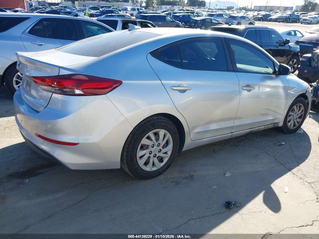 KMHD74LF9HU083173 Hyundai ELANTRA SE