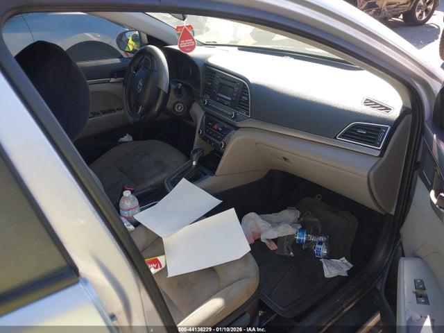 KMHD74LF9HU083173 Hyundai ELANTRA SE