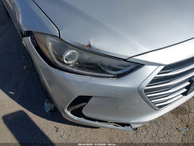 KMHD74LF9HU083173 Hyundai ELANTRA SE