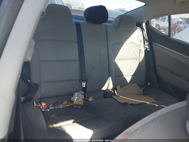 KMHD74LF9HU083173 Hyundai ELANTRA SE