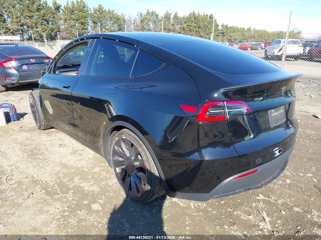 2024 TESLA MODEL Y 7SAYGDEF2RA264368 Photo 2