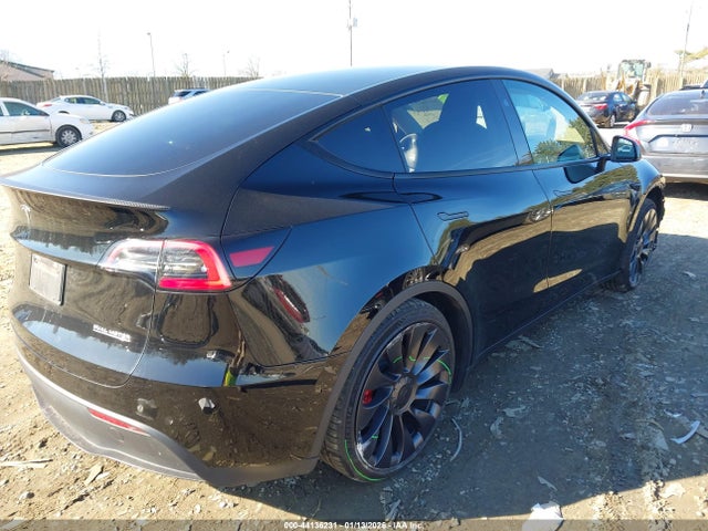 2024 TESLA MODEL Y 7SAYGDEF2RA264368 Photo 3