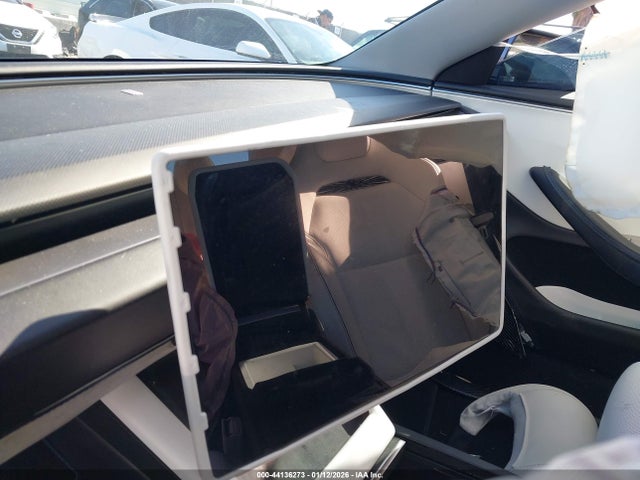 Tesla Model 3 Performance All-wheel Drive 2024 5YJ3E1ET1RF788499 Image 17