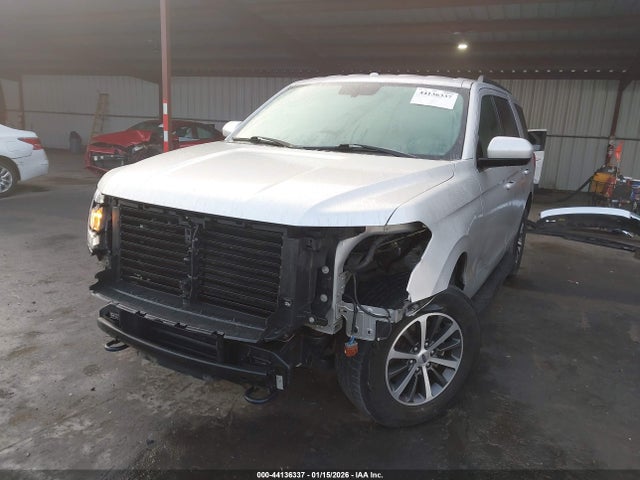 1FMJU1JT8JEA37286 Ford Expedition Xlt