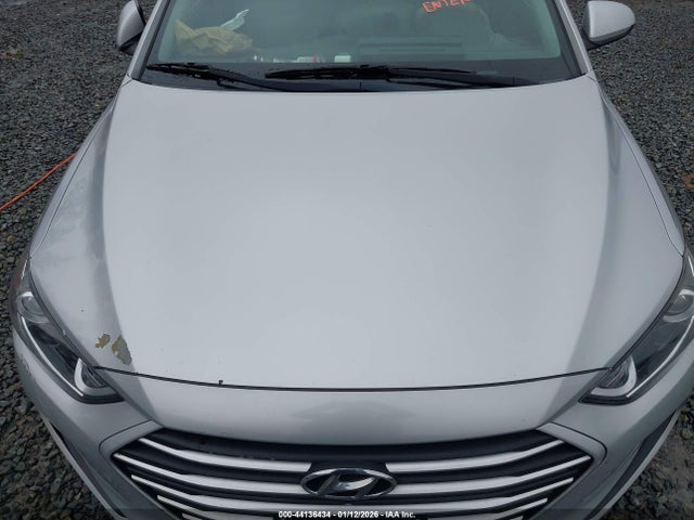 5NPD84LF2JH225977 Hyundai ELANTRA SEL